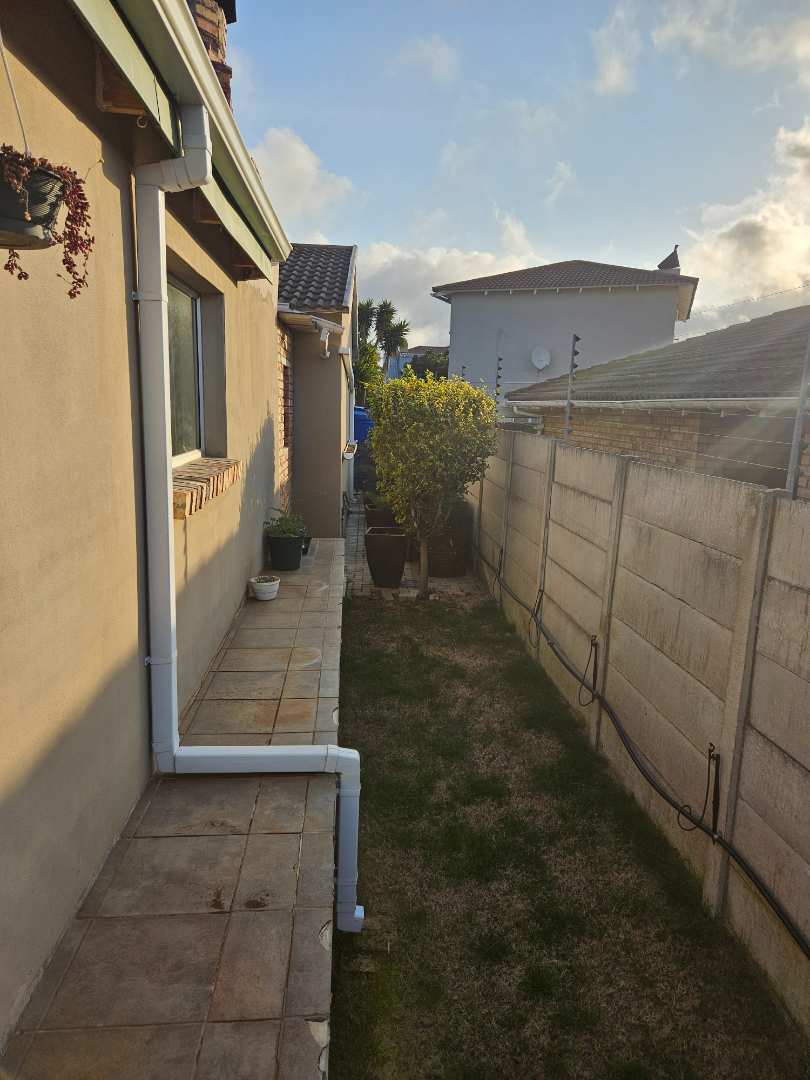 4 Bedroom Property for Sale in Kamma Heights Eastern Cape
